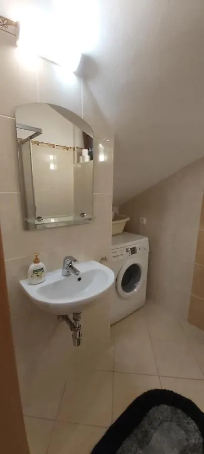 Villa Gejzir 16 卡罗维发利